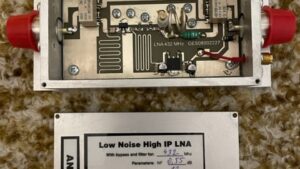 LNA 432MHz – Low Noise High IP LNA (nízkošumový předzesilovač s vysokým IP), vhodný pro QRO a QTH s vysokou úrovní rušení mimo pásmo.