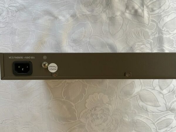 TP-LINK switch 24 portů, model TL-SF1024D - Image 3