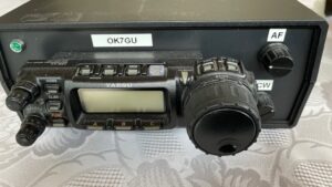FT-857 - dálkově ovládaný setup